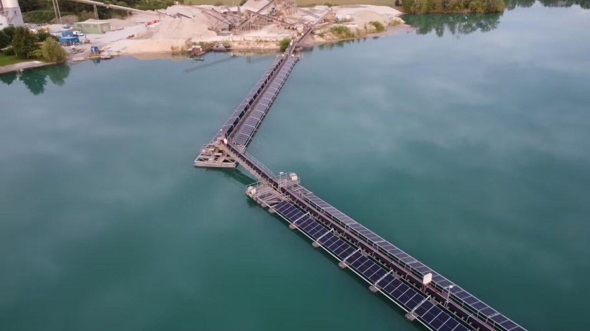 نخستین نیروگاه خورشیدی شناور عمودی جهان در آلمان راه‌اندازی شد